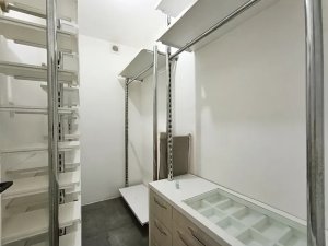 Casa com 223m², 3 dormitórios no bairro Três Figueiras em Porto Alegre para Alugar