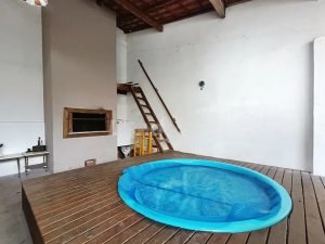 Casa com 223m², 3 dormitórios no bairro Três Figueiras em Porto Alegre para Alugar