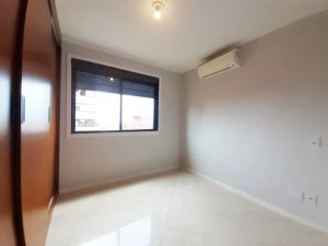 Apartamento com 110m², 3 dormitórios no bairro Petrópolis em Porto Alegre para Alugar