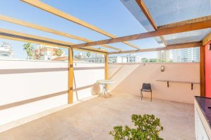 Prédio Comercial com 200m² no bairro Menino Deus em Porto Alegre para Alugar