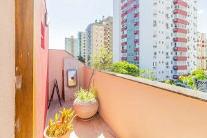 Prédio Comercial com 200m² no bairro Menino Deus em Porto Alegre para Alugar