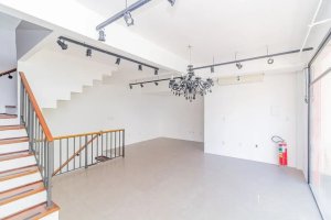 Prédio Comercial com 200m² no bairro Menino Deus em Porto Alegre para Alugar