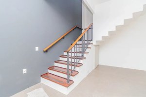 Prédio Comercial com 200m² no bairro Menino Deus em Porto Alegre para Alugar