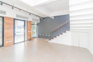 Prédio Comercial com 200m² no bairro Menino Deus em Porto Alegre para Alugar