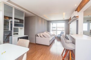 Apartamento com 80m², 2 dormitórios no bairro Passo da Areia em Porto Alegre para Alugar