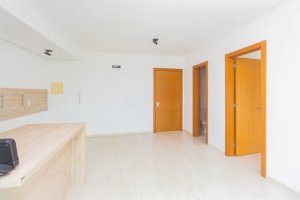 Apartamento com 60m², 2 dormitórios no bairro Três Figueiras em Porto Alegre para Alugar