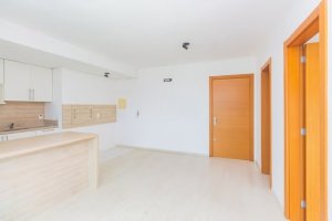 Apartamento com 60m², 2 dormitórios no bairro Três Figueiras em Porto Alegre para Alugar