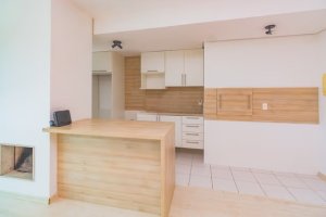 Apartamento com 60m², 2 dormitórios no bairro Três Figueiras em Porto Alegre para Alugar