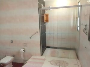 Casa com 300m², 6 dormitórios no bairro Centro Histórico em Porto Alegre para Alugar