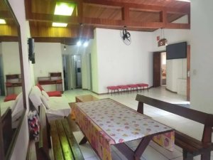 Casa com 300m², 6 dormitórios no bairro Centro Histórico em Porto Alegre para Alugar