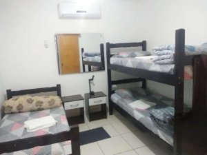 Casa com 300m², 6 dormitórios no bairro Centro Histórico em Porto Alegre para Alugar