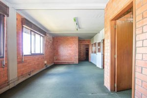 Depósito com 790m² no bairro Jardim Itu em Porto Alegre para Alugar