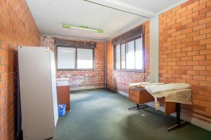 Depósito com 790m² no bairro Jardim Itu em Porto Alegre para Alugar