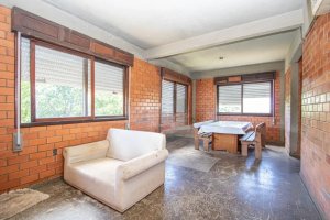 Depósito com 790m² no bairro Jardim Itu em Porto Alegre para Alugar