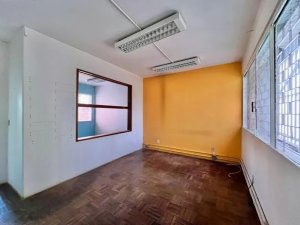 Casa comercial com 180m² no bairro Jardim Botânico em Porto Alegre para Alugar