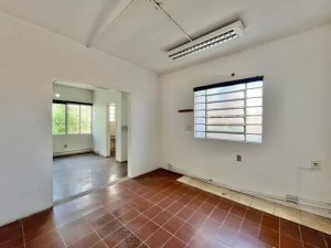 Casa comercial com 180m² no bairro Jardim Botânico em Porto Alegre para Alugar