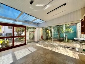 Casa comercial com 180m² no bairro Jardim Botânico em Porto Alegre para Alugar