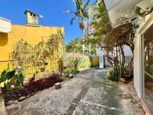 Casa comercial com 180m² no bairro Jardim Botânico em Porto Alegre para Alugar