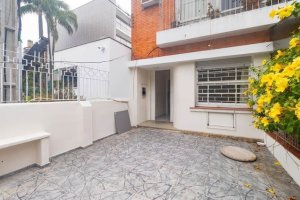 Casa com 140m², 3 dormitórios no bairro Farroupilha em Porto Alegre para Alugar