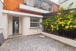 Casa com 140m², 3 dormitórios no bairro Farroupilha em Porto Alegre para Alugar