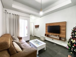 Casa com 103m², 2 dormitórios no bairro Hípica em Porto Alegre para Alugar