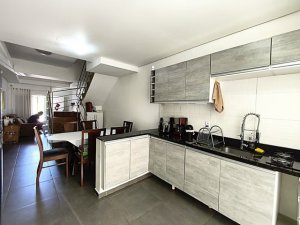 Casa com 103m², 2 dormitórios no bairro Hípica em Porto Alegre para Alugar