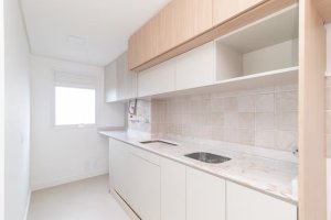 Apartamento com 70m², 2 dormitórios no bairro Moinhos de Vento em Porto Alegre para Alugar