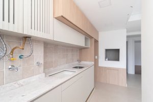 Apartamento com 70m², 2 dormitórios no bairro Moinhos de Vento em Porto Alegre para Alugar