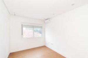 Apartamento com 70m², 2 dormitórios no bairro Moinhos de Vento em Porto Alegre para Alugar
