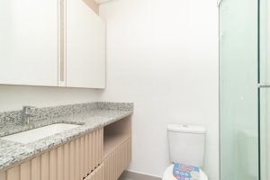 Apartamento com 70m², 2 dormitórios no bairro Moinhos de Vento em Porto Alegre para Alugar