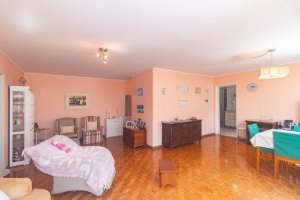 Apartamento com 120m², 3 dormitórios no bairro Moinhos de Vento em Porto Alegre para Alugar