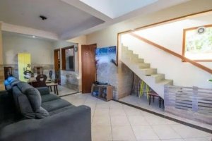 Casa com 210m², 4 dormitórios no bairro Serraria em Porto Alegre para Alugar