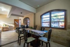 Casa com 210m², 4 dormitórios no bairro Serraria em Porto Alegre para Alugar