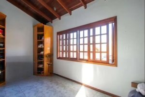 Casa com 210m², 4 dormitórios no bairro Serraria em Porto Alegre para Alugar