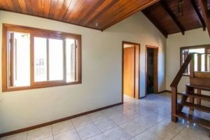 Casa com 210m², 4 dormitórios no bairro Serraria em Porto Alegre para Alugar