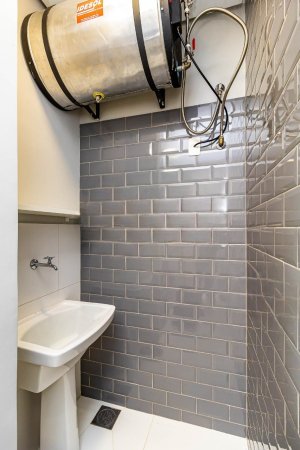 Apartamento com 36m², 1 dormitório no bairro Três Figueiras em Porto Alegre para Alugar