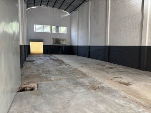 Depósito com 350m² no bairro Navegantes em Porto Alegre para Alugar