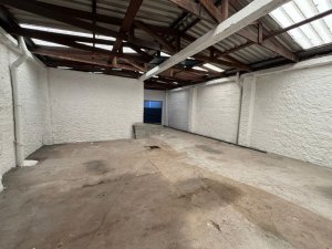 Depósito com 350m² no bairro Navegantes em Porto Alegre para Alugar