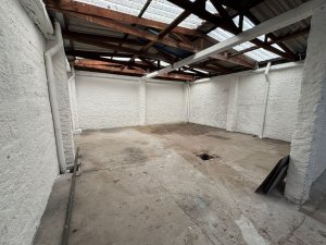 Depósito com 350m² no bairro Navegantes em Porto Alegre para Alugar