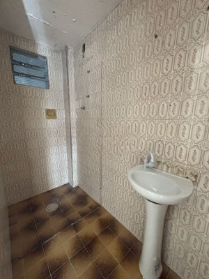 Depósito com 350m² no bairro Navegantes em Porto Alegre para Alugar