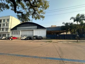 Depósito com 750m² no bairro Navegantes em Porto Alegre para Alugar