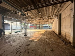 Depósito com 750m² no bairro Navegantes em Porto Alegre para Alugar