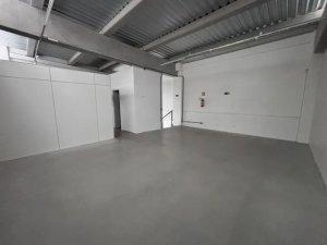 Loja com 360m² no bairro Cristal em Porto Alegre para Alugar