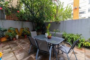 Prédio Comercial com 360m² no bairro Floresta em Porto Alegre para Alugar