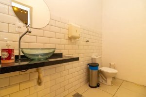 Prédio Comercial com 360m² no bairro Floresta em Porto Alegre para Alugar
