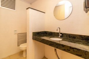 Prédio Comercial com 360m² no bairro Floresta em Porto Alegre para Alugar