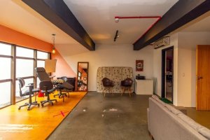 Prédio Comercial com 360m² no bairro Floresta em Porto Alegre para Alugar