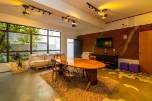 Prédio Comercial com 360m² no bairro Floresta em Porto Alegre para Alugar