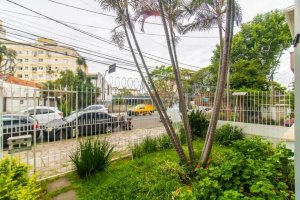 Casa com 482m², 6 dormitórios no bairro Santa Cecília em Porto Alegre para Alugar