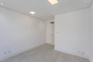 Salas/Conjuntos com 28m² no bairro Cristal em Porto Alegre para Alugar